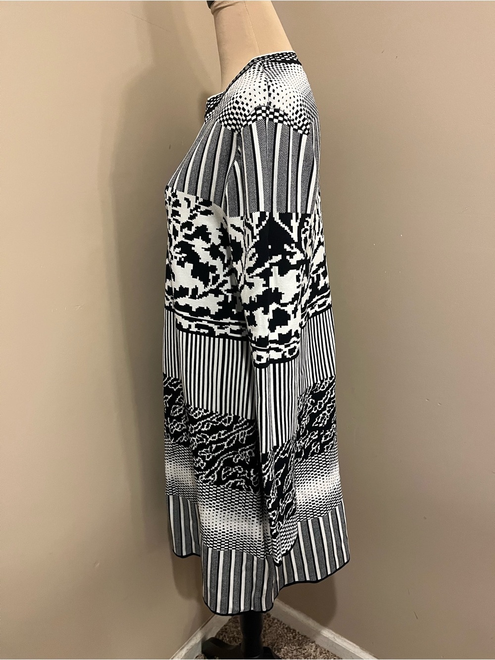 Ashley Graham Black and White Geometric Knit Sweater Dress, 1X - Picture 4 of 8